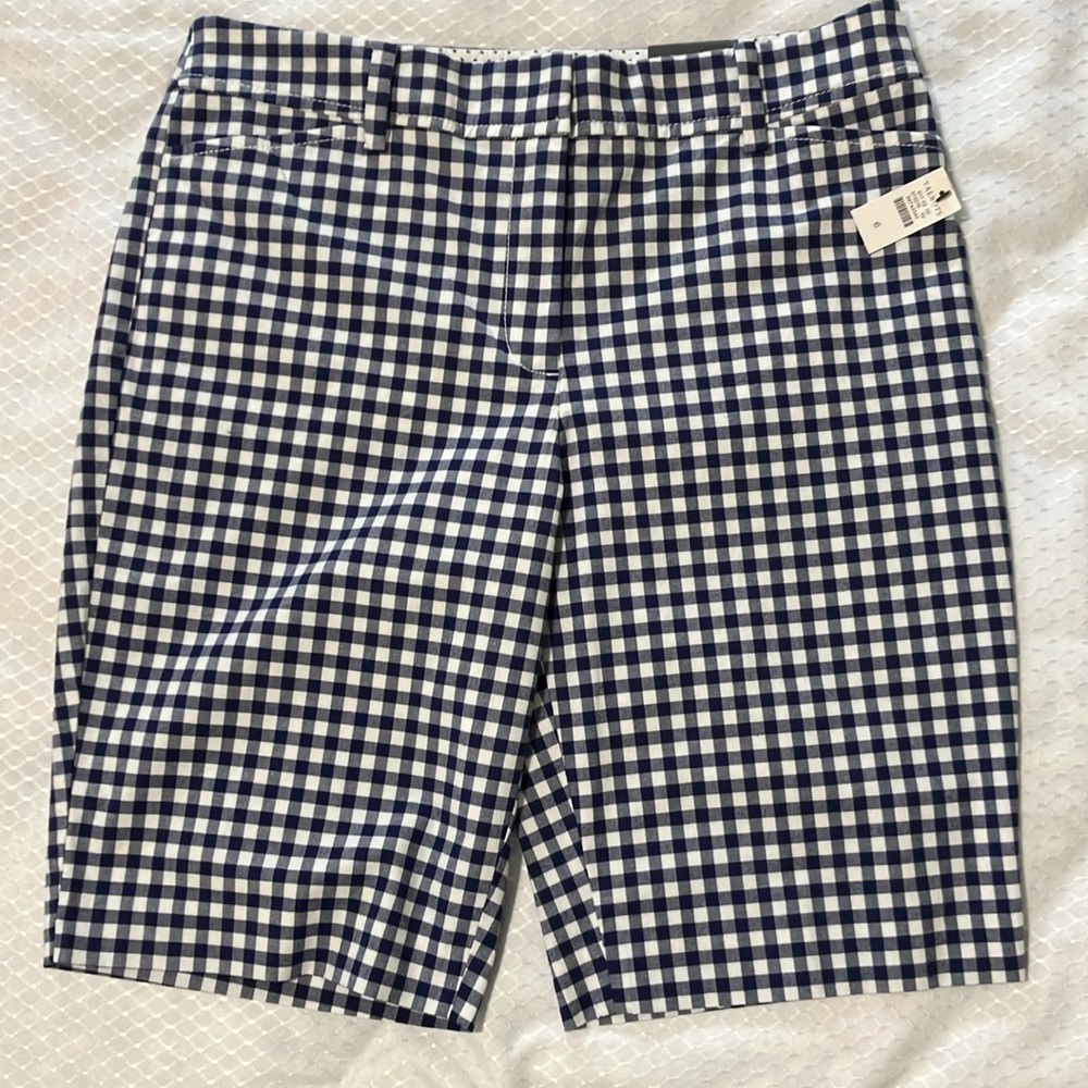 Talbots NWT Perfect Shorts 10 1/2” PRICE DROP